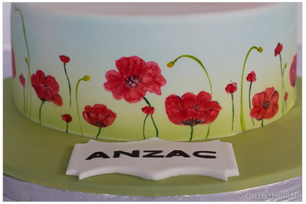 Closer look at the handpainting at the front of the cake.