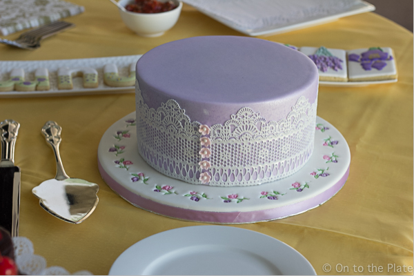 I cut just a little too much of the cake lace to test spraying water. Now I had to try and disguise the gap.